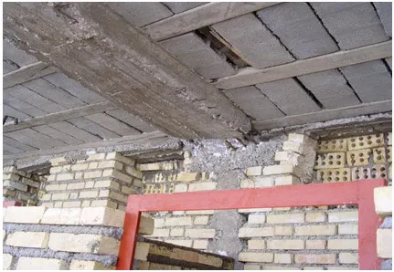اشکالات اجرایی سازه بتنی؛ بررسی نواقص اجرایی ساختمان های بتنی(آپدیت 1405) 61 Figure 36 Failure to properly implement molding and concreting 3 11zon