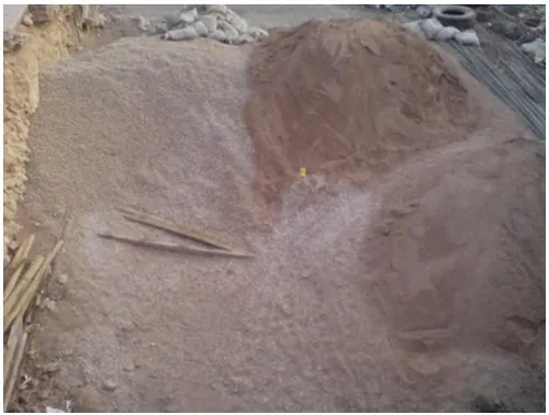 اشکالات اجرایی سازه بتنی؛ بررسی نواقص اجرایی ساختمان های بتنی(آپدیت 1405) 128 Figure 72 Incorrect material depot 19 11zon